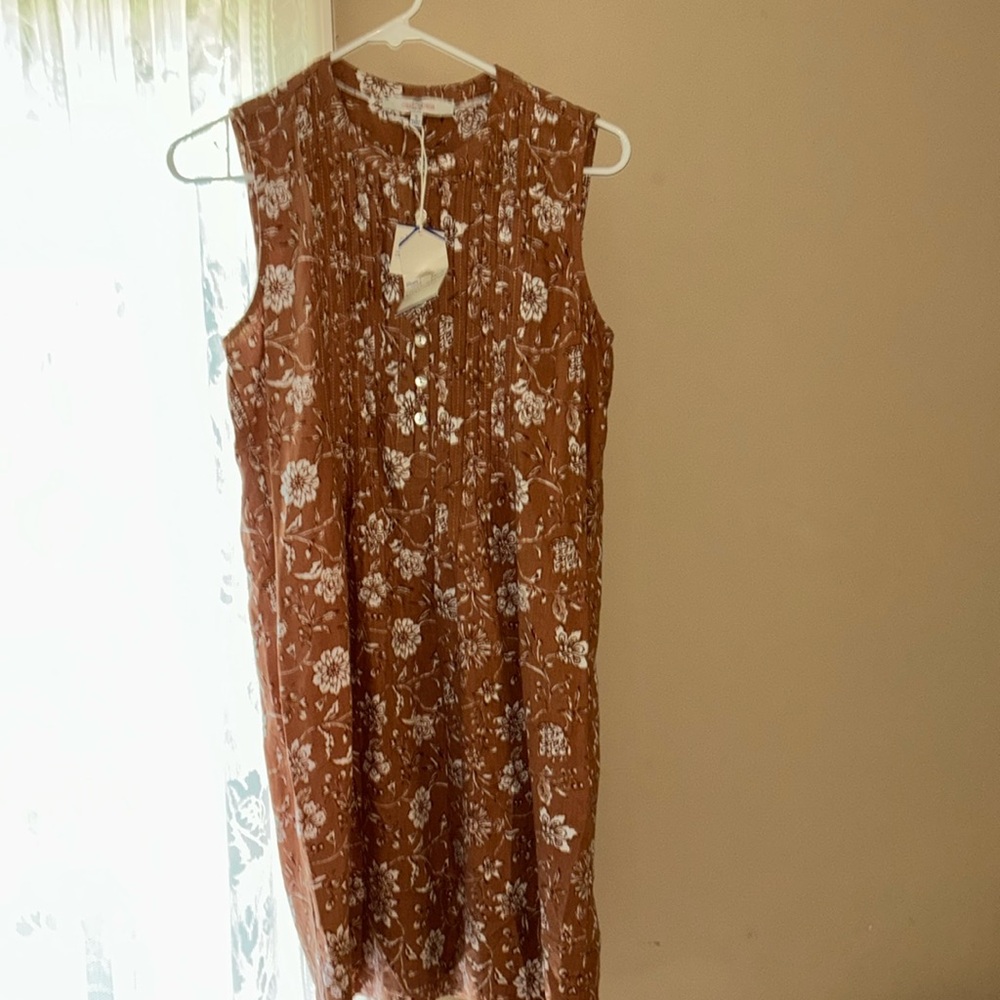 Sleeveless dress